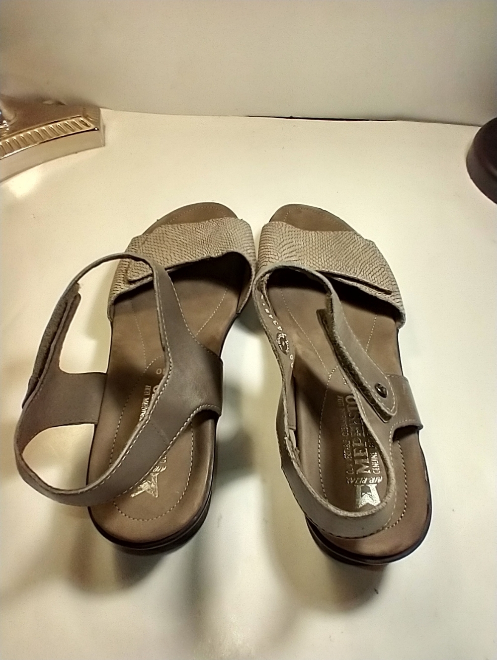Mephisto Pattie Leather Adjustable Comfort Sandals Women's sz 10(40). - Picture 8 of 12